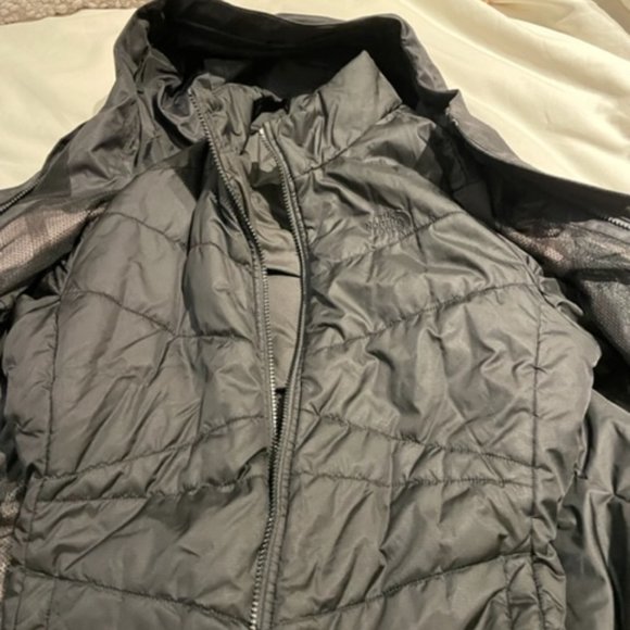 The North Face Women's Black Jacket - Picture 8 of 8